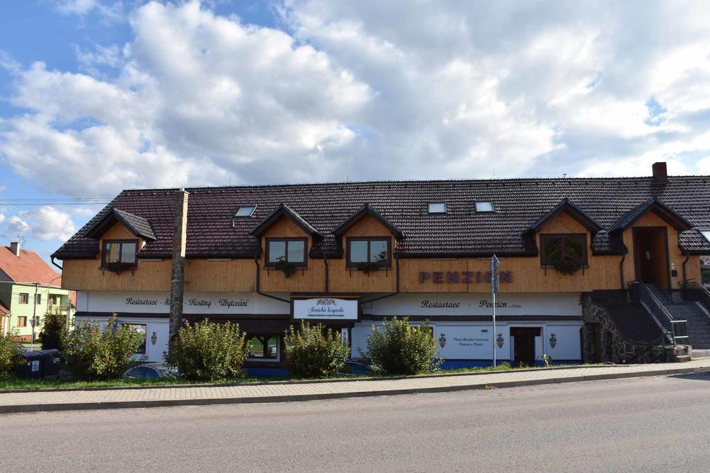 Penzion U Holuba Hradčovice エクステリア 写真